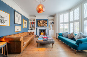 Lounge- click for photo gallery